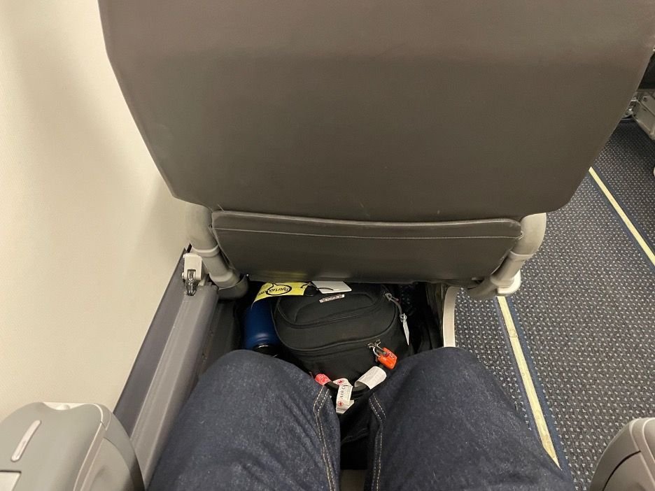 AA First Class Seat E175