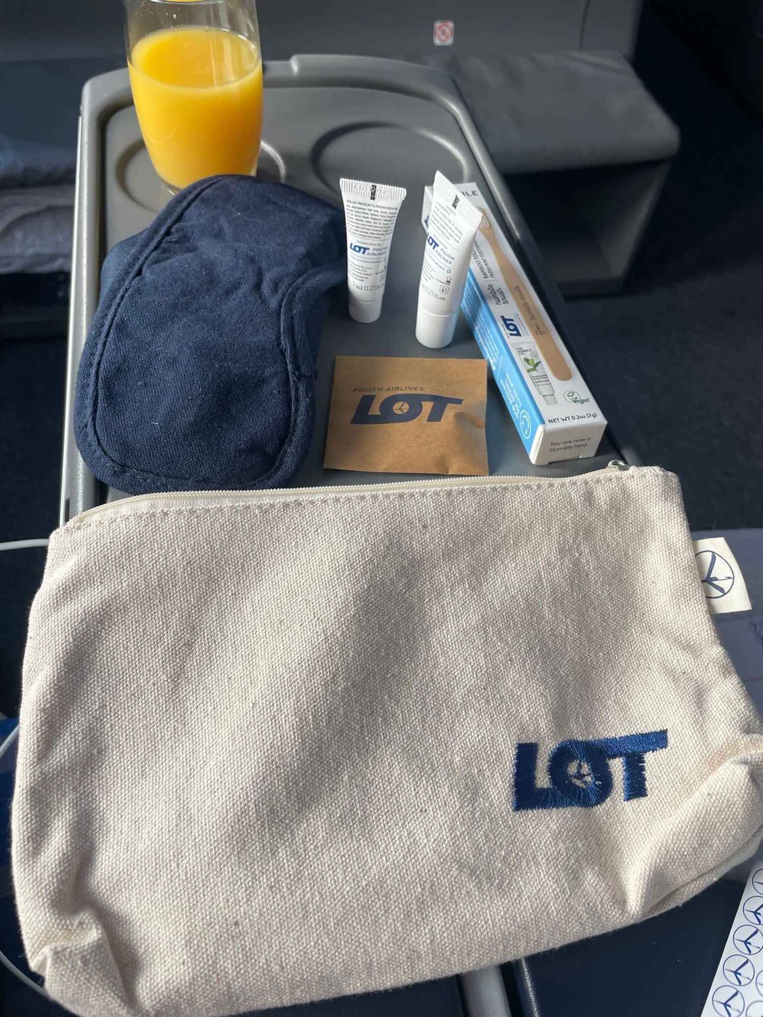 LOT O7 789 Amenity Kit