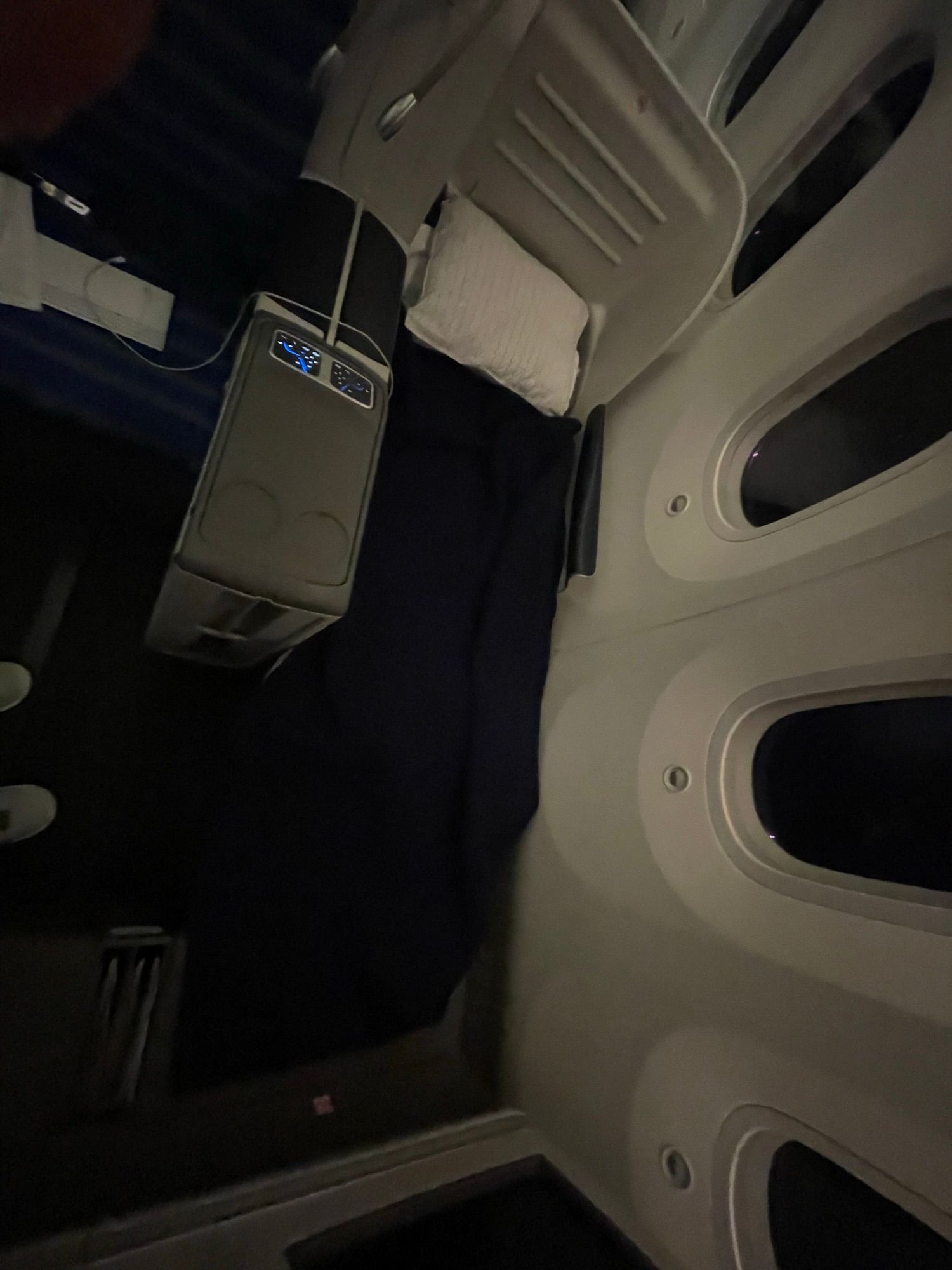 LOT O7 789 Sleeping Bed