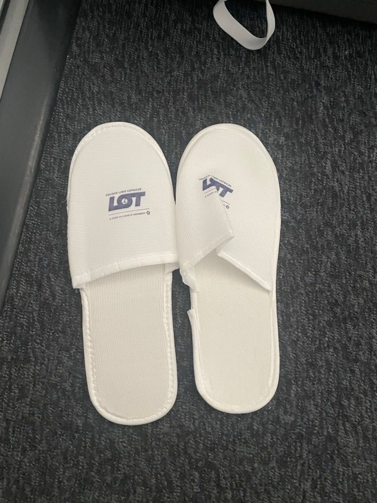 LOT O7 789 Slippers
